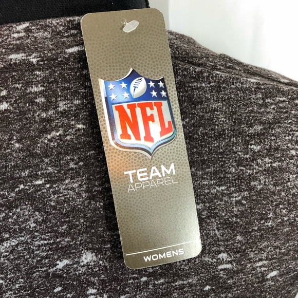 🆕 Cleveland Browns v-neck tee - Picture 6 of 8